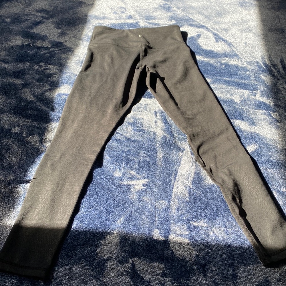 ZYIA active black snakeskin print